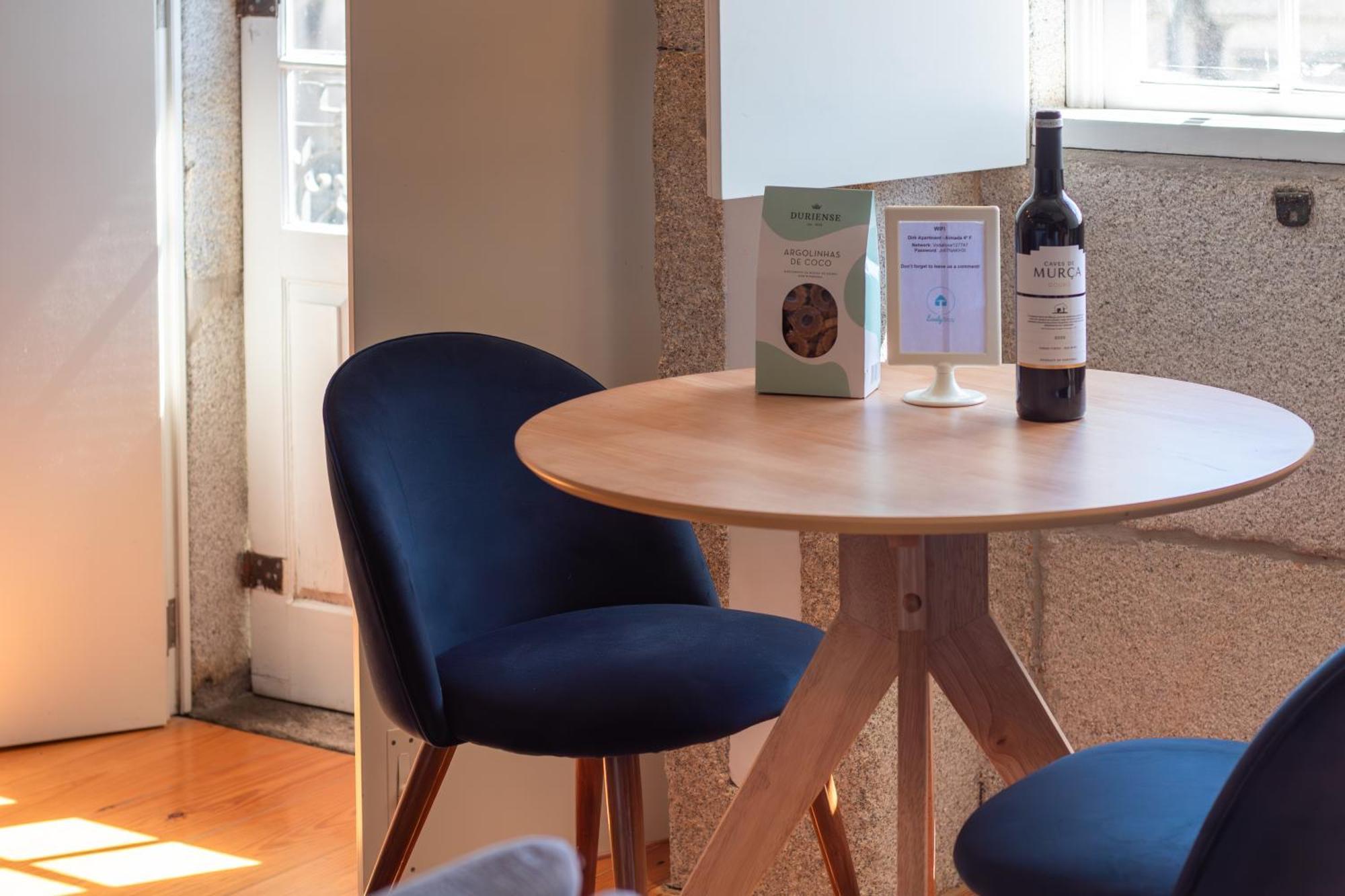 Lovelystay - Dirk Apartment - Almada 4º F Porto Luaran gambar
